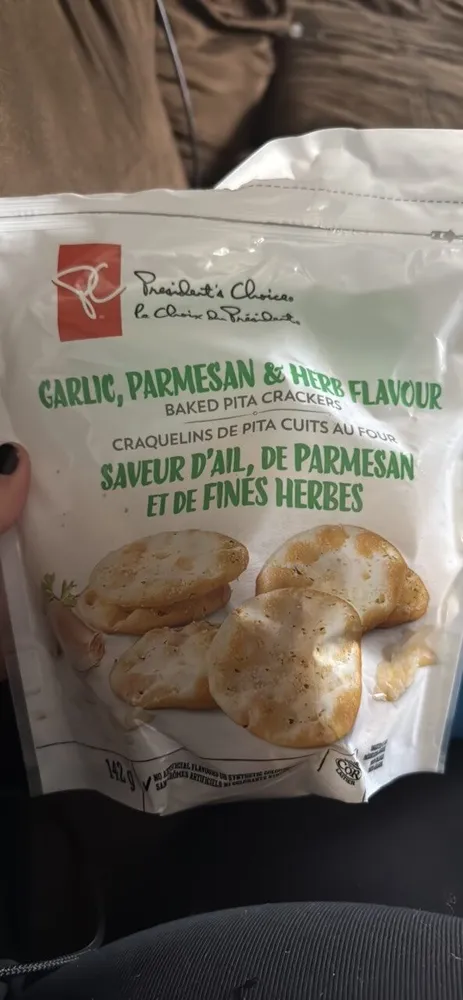Craquelins de pita cuits au four