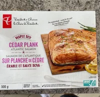 Saumon de l’atlantique sur planche de cèdre