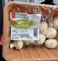 Champignons entiers blancs