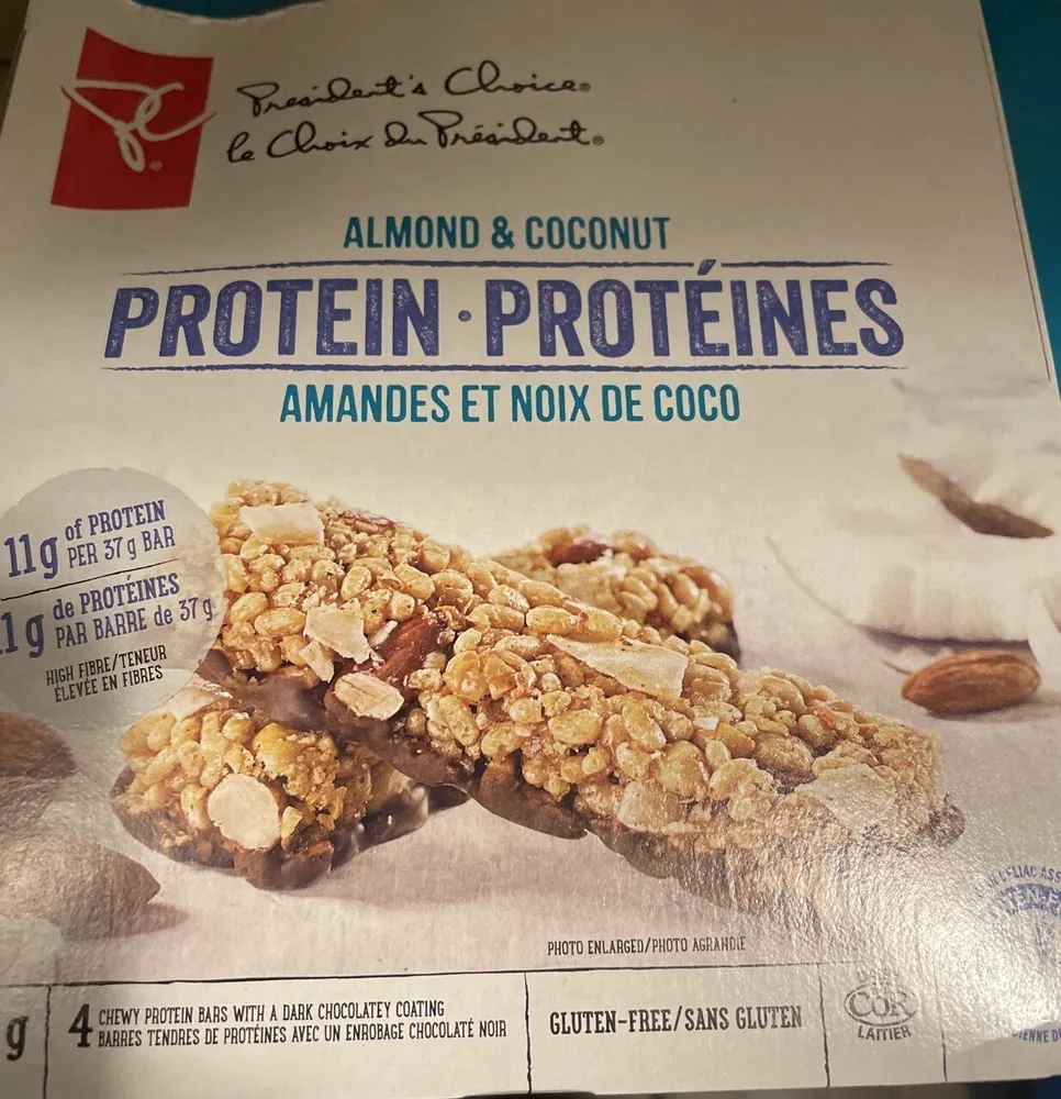 Protein almond & coconut coated granola bars