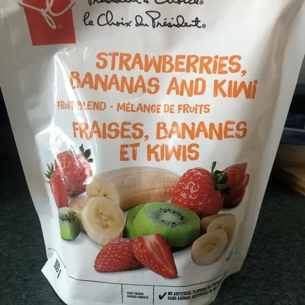 Fraises, bananes et kiwis congelés
