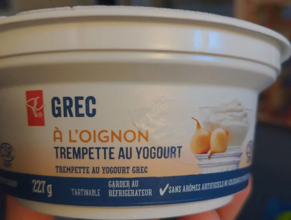 Grec à l'oignon trempette au yogourt