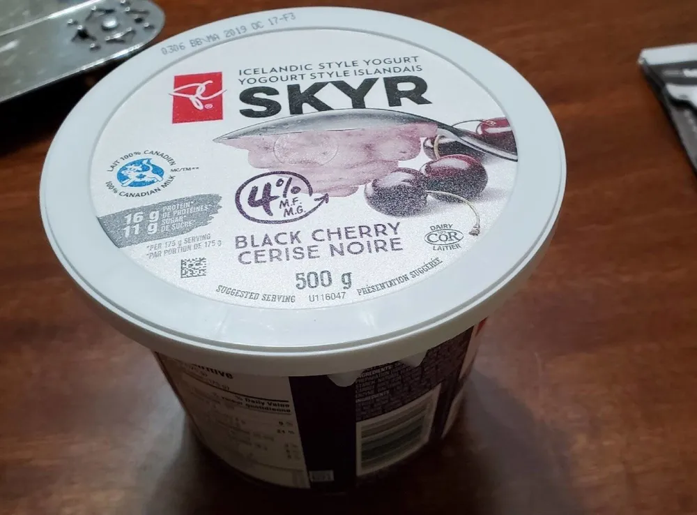 Icelandic Skyr cerise noire