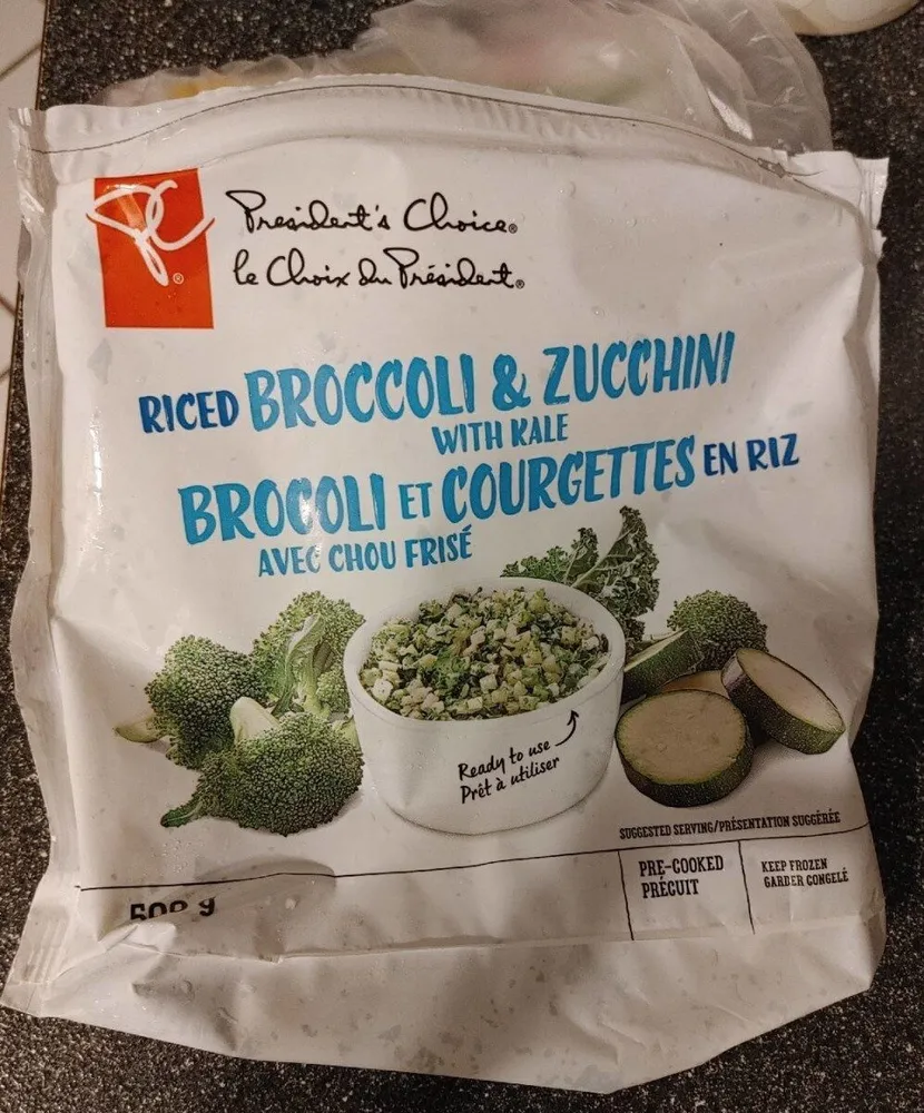 Brocoli et courgettes en riz avec chou frisé