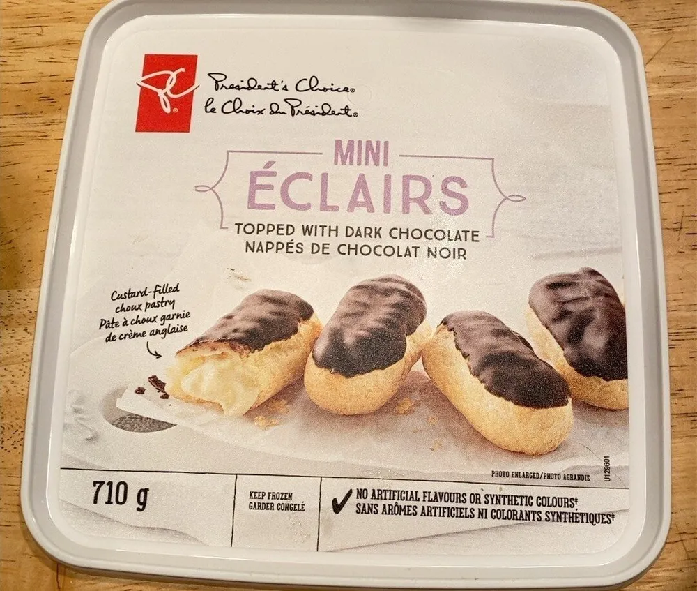 Mini éclairs nappés de chocolat noir