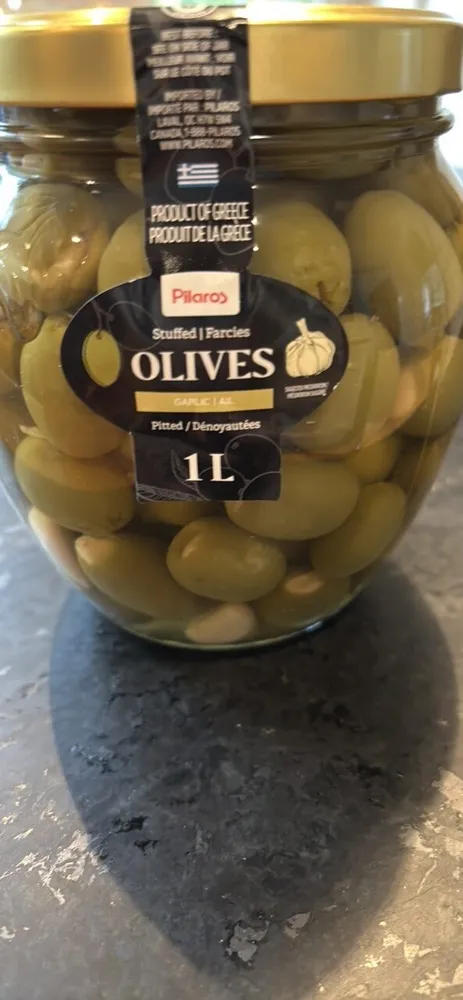 Olives vertes farcies à l'ail