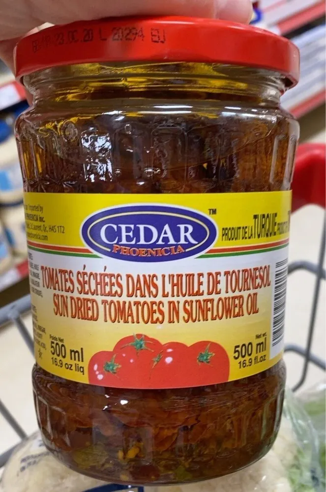 Sun dried tomatoes in sunflower oil