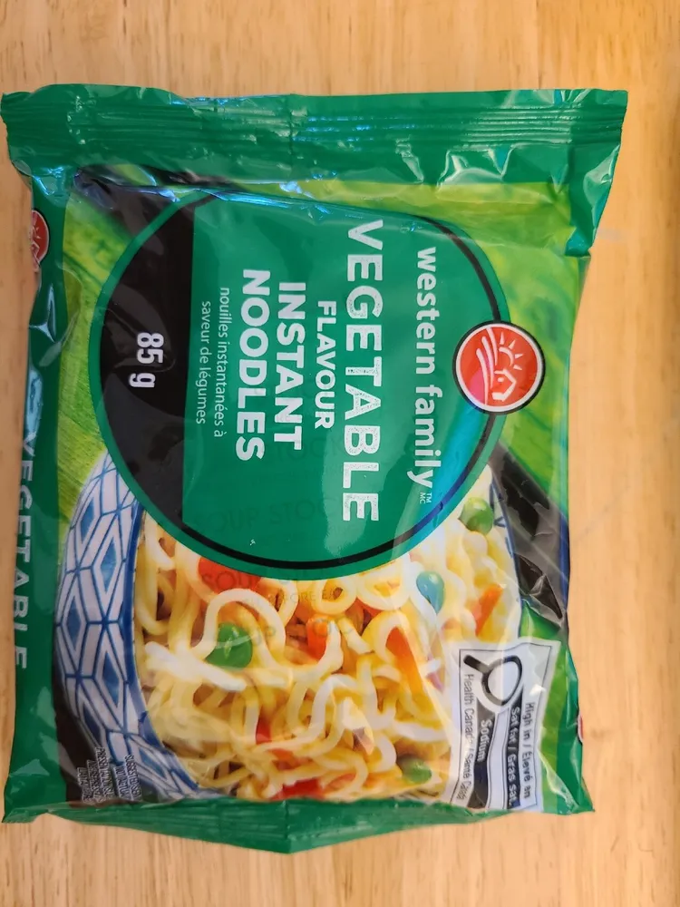 Vegetable flavour instant noodles