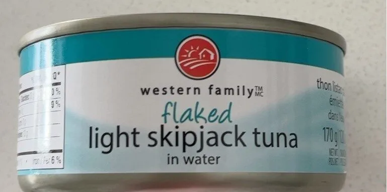 Flaked light skipjack tuna in water