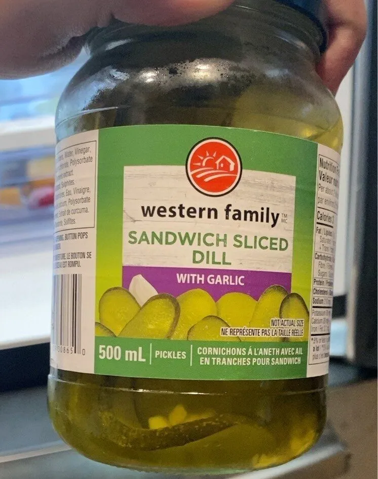Sandwich sliced dill with garlic