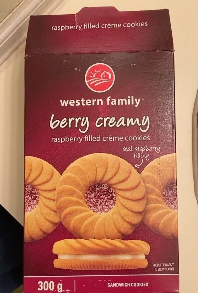 Berry Creamy raspberry filled crème cookies