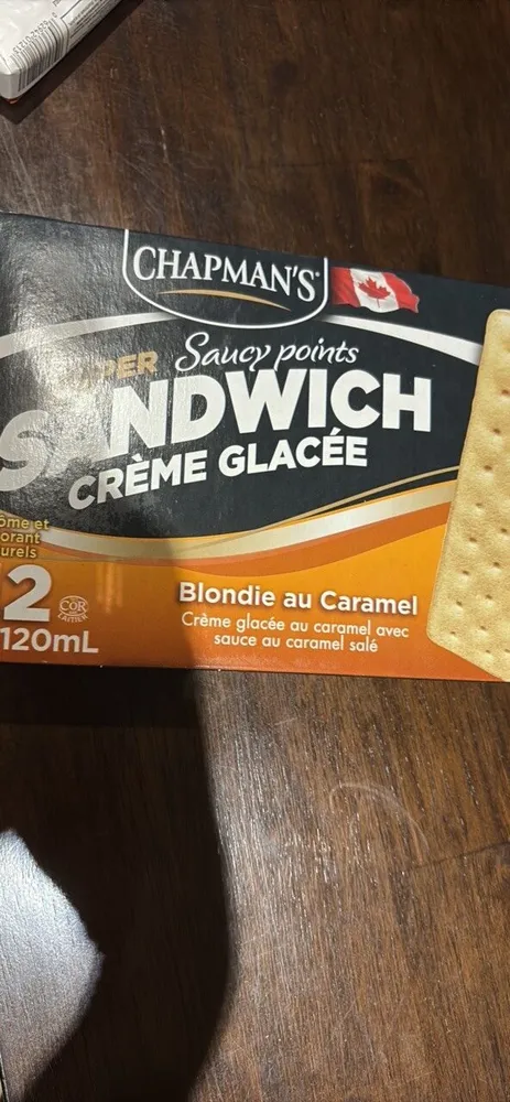 Saucy points Sandwich Crème Glacée Blondie au Caramel