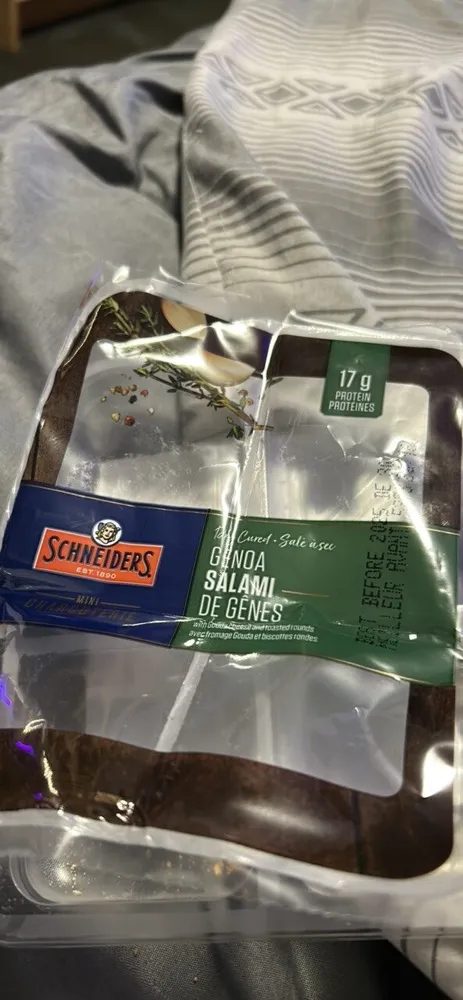 Salami de gênes avec gouda et biscottes