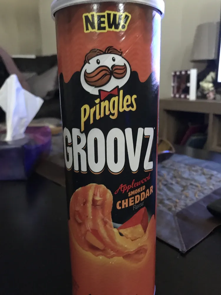 Pringles Groovz Applewood Smoked Cheddar