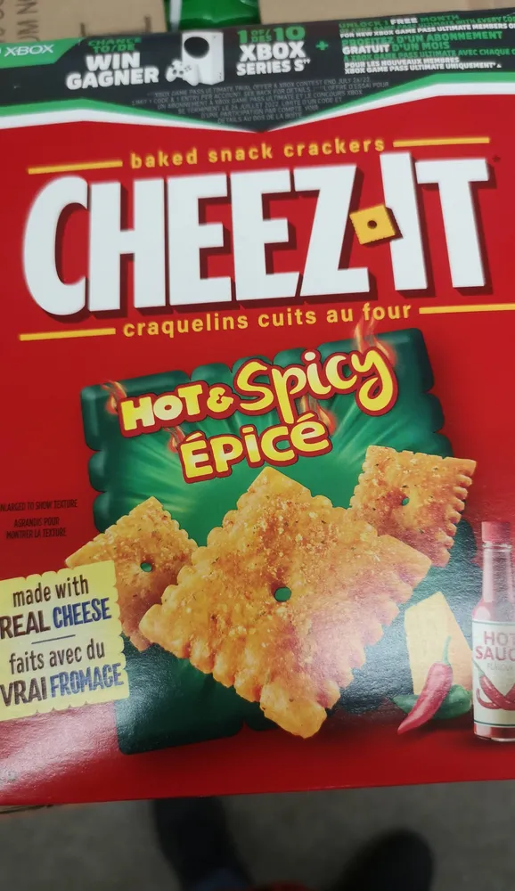 CHEEZ IT  Hot & Spicy