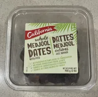 Medjool dates with pits