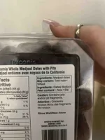 California Whole Medjool Dates With Pits