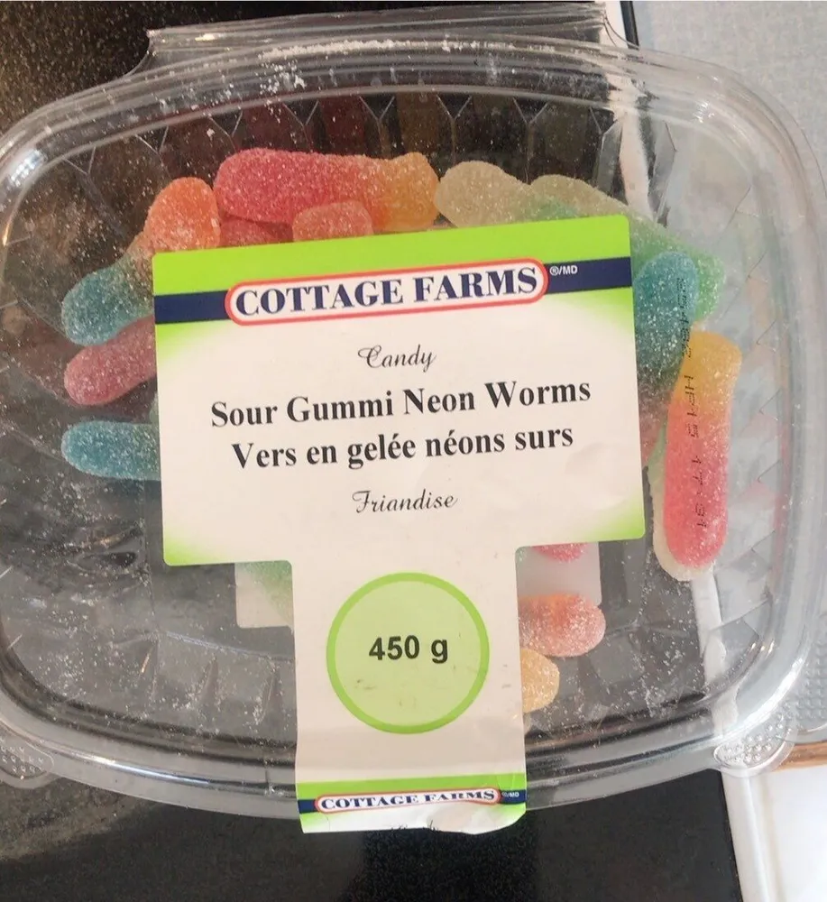 Sour gummi neon worms