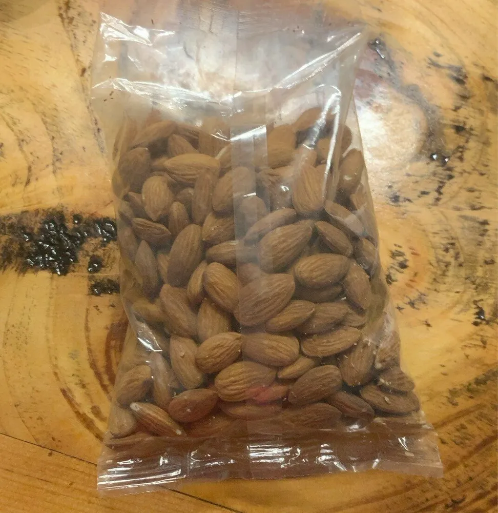 Raw almonds