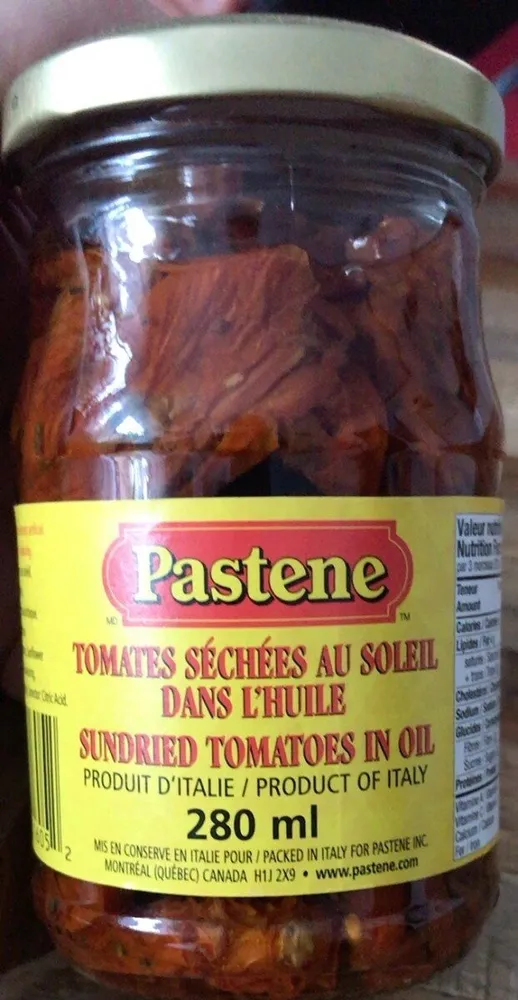 Sundried tomatoes in oil