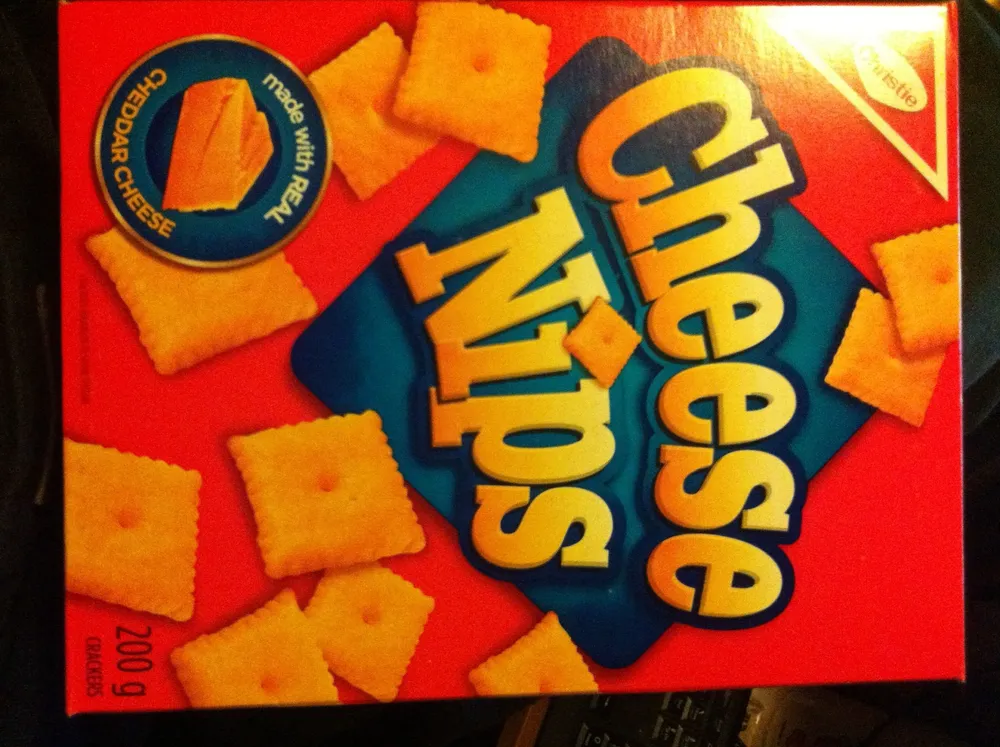 Cheese nips cheddar baked snack crackers