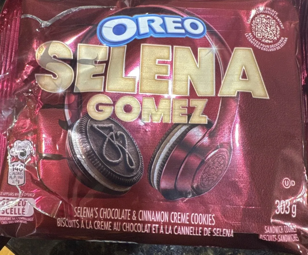 Oreo Selena Gomez