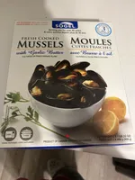 Fresh cooked mussels