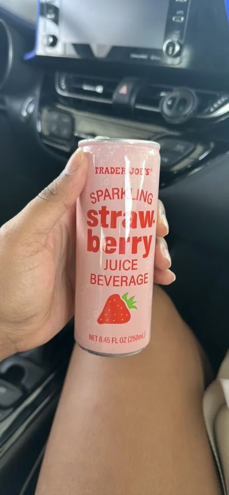 sparkling strawberry juice beverage