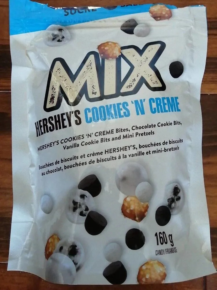 Mix Hershey's Cookies 'n' Creme