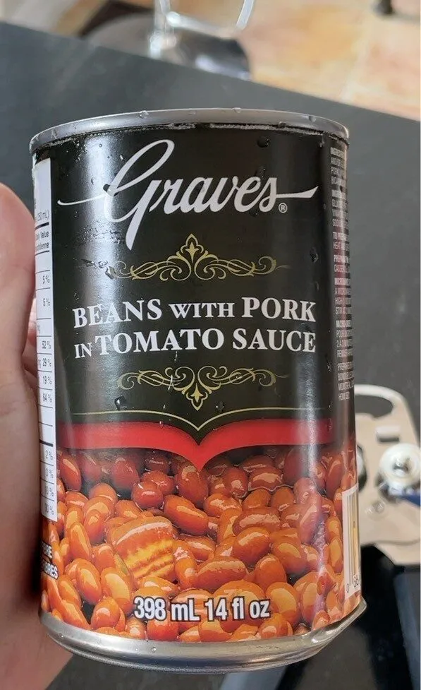 beans with pork in tomato sauce