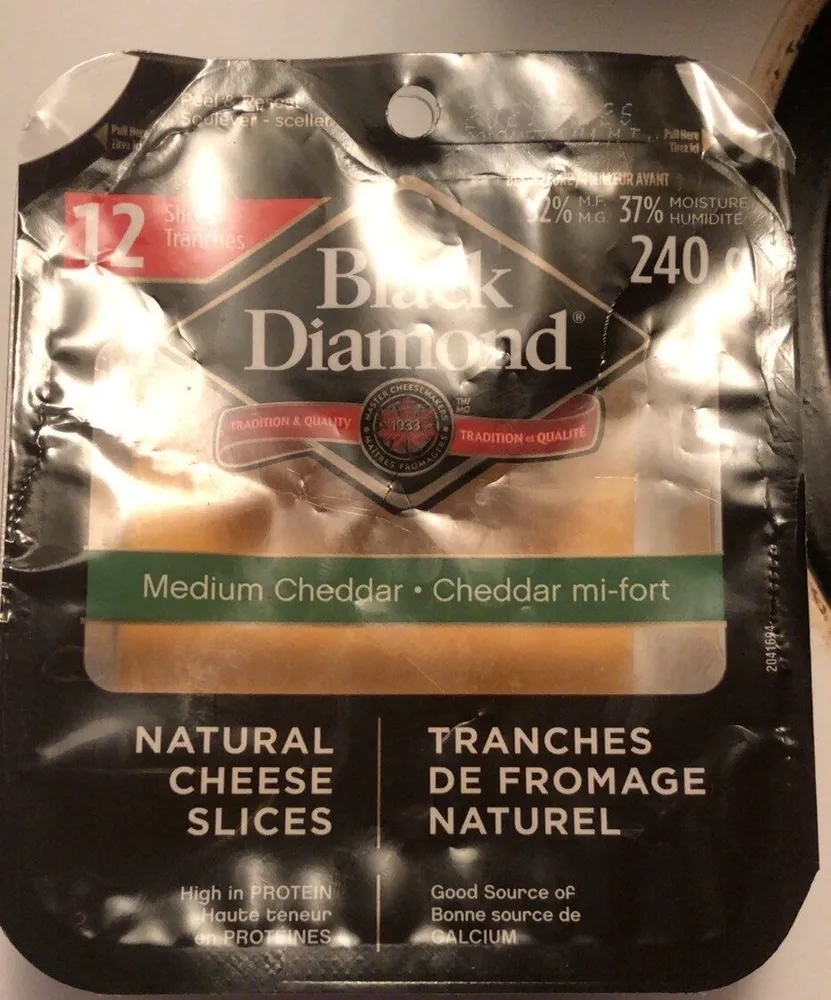 Medium cheddar Natural Cheese Slices
