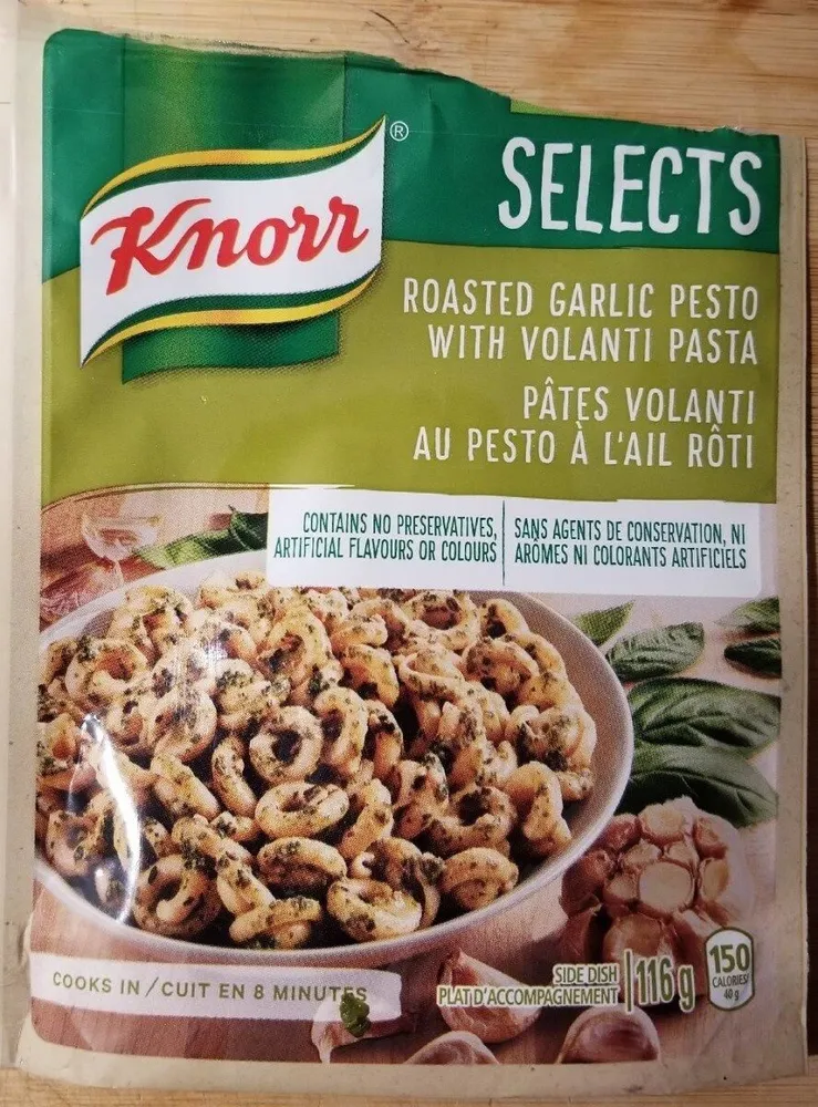 Pâtes volanti au pesto à l'ail roti