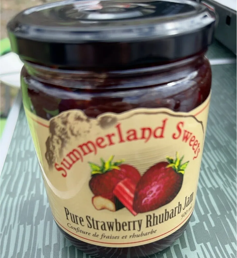 Confiture de fraises et rhubarbe