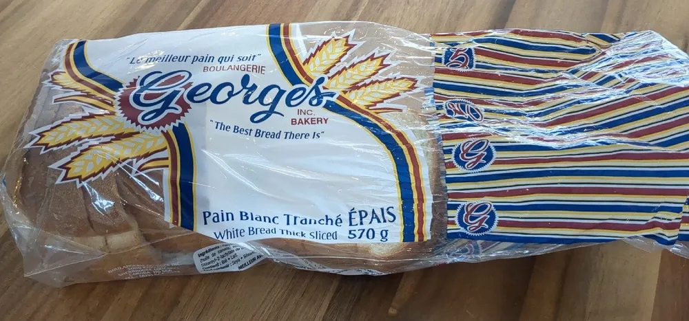 Pain blanc tranché épais