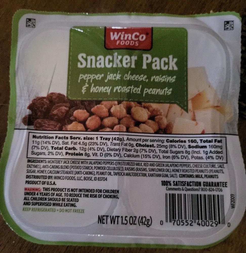 Snacker Pack pepper jack cheese, raisins & honey roasted peanuts