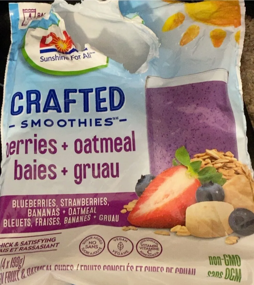 Crafted smoothies -berries and oatmea