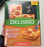 Pizza croustillante en plat