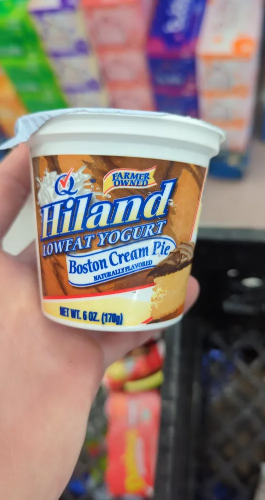 Hiland Lowfat Yogurt Boston cream pie