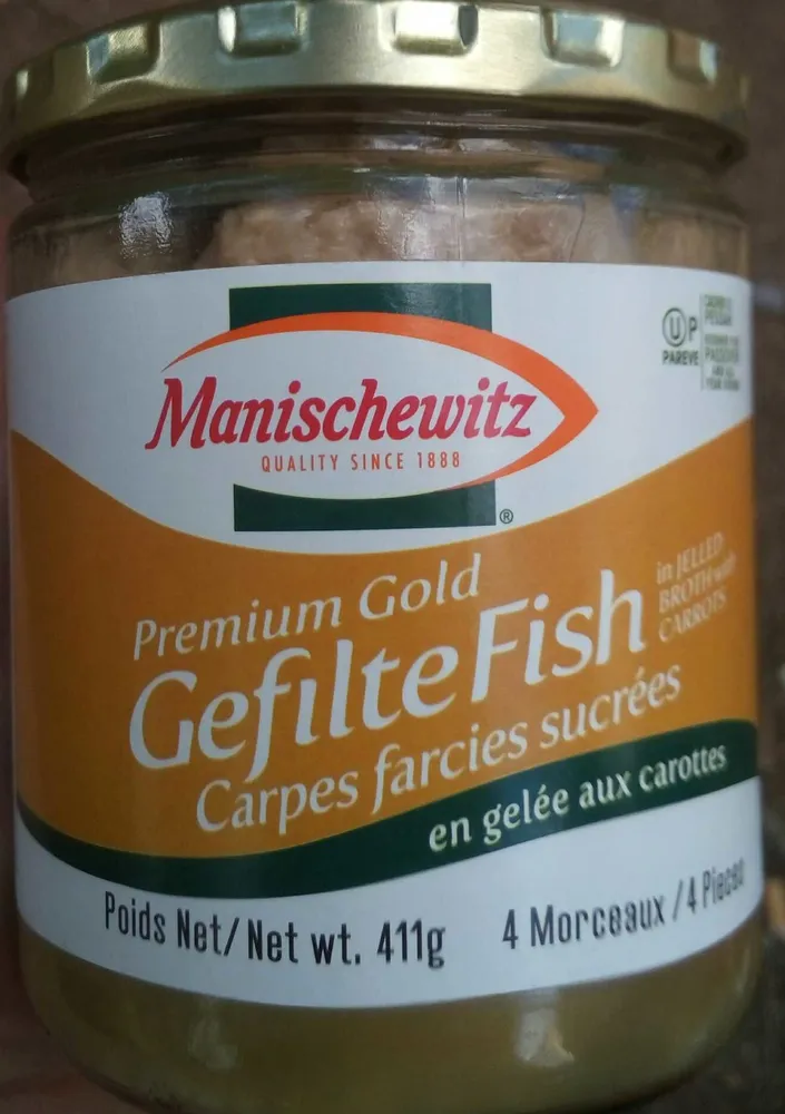 Gefilte fish with carrots