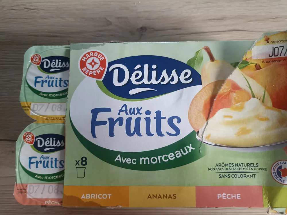 Yaourts aux fruits avec morceaux, abricot ananas pêche poire