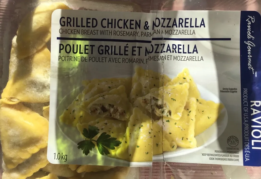 Ravioli de poulet grillé et mozzarella