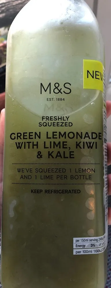 Green Lemonade with Lime Kiwi et Kale