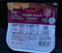 Protein Snack Combo Mild Yellow Cheddar Cheese & Beef Sausage Bites