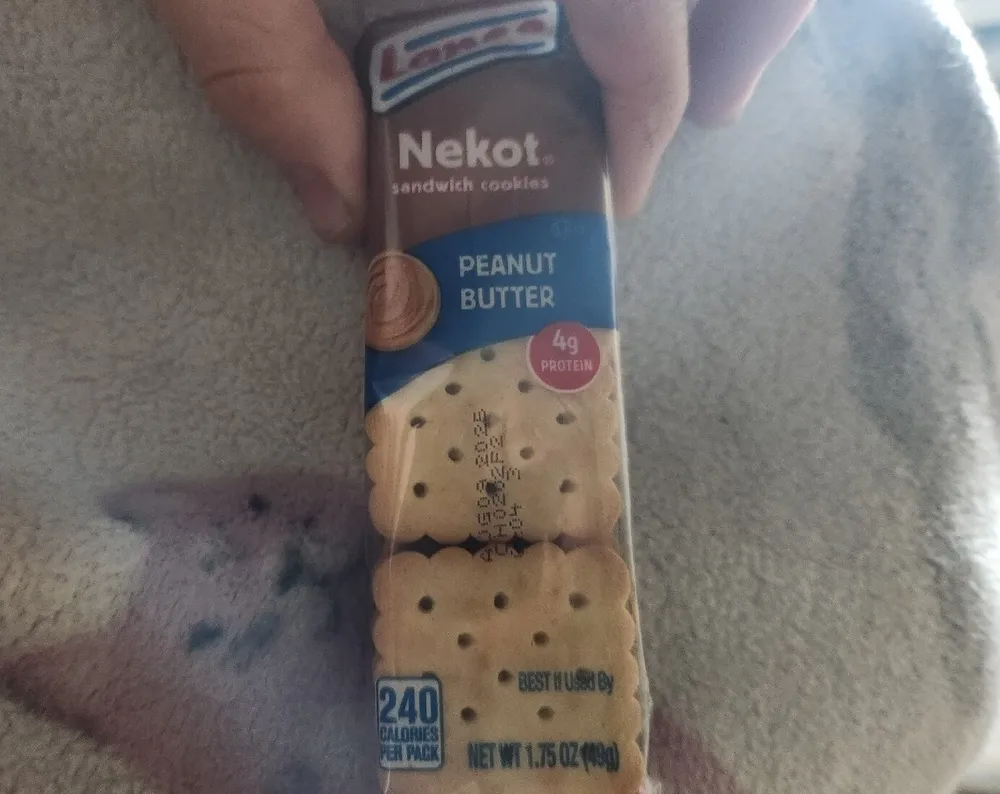 Nekot sandwich cookies