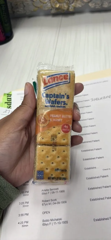 Captain's Wafers sandwich crackers