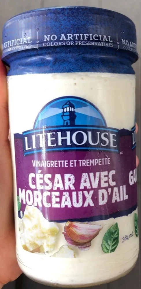 Cesar avec morceaux d’ail