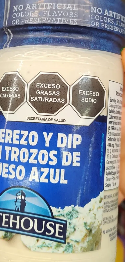 Aderezo y dip con trozos de queso azul
