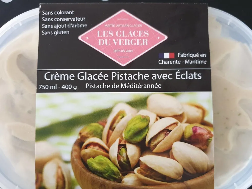 Crème glacée pistache avec éclats