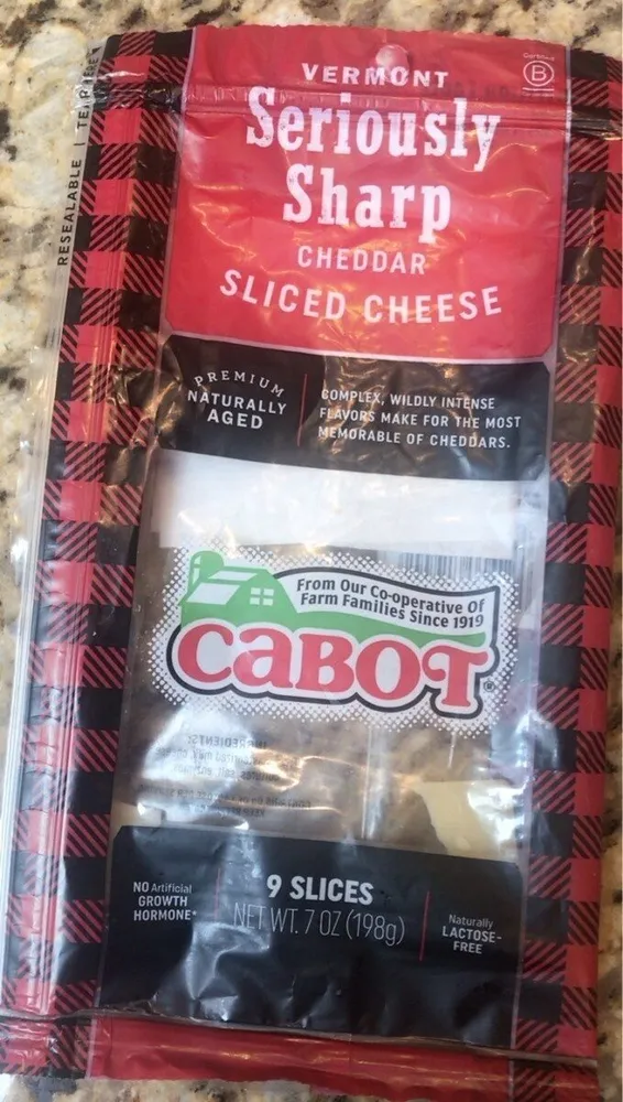 Seriously Sharp Sliced Cheddar Cheese