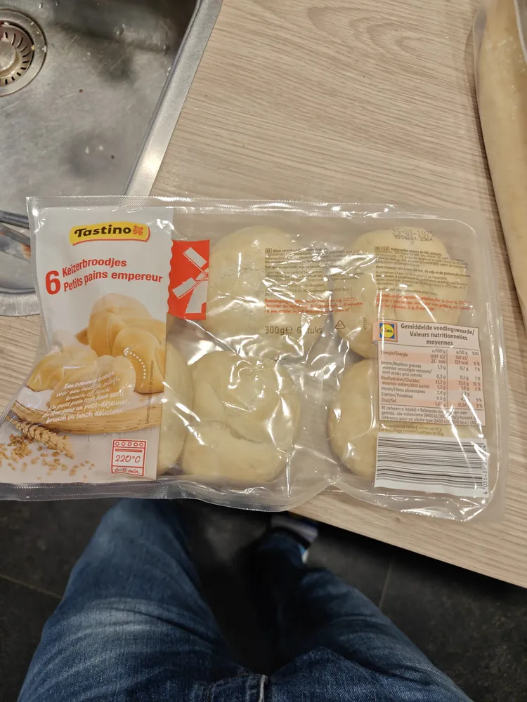 6 Keizerbroodjes / Petits pains empereur
